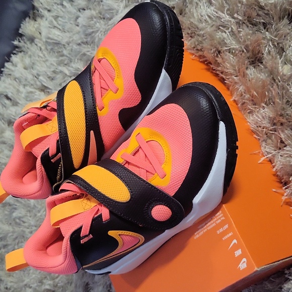 Nike new Black and Pink Sneakers - Picture 5 of 7